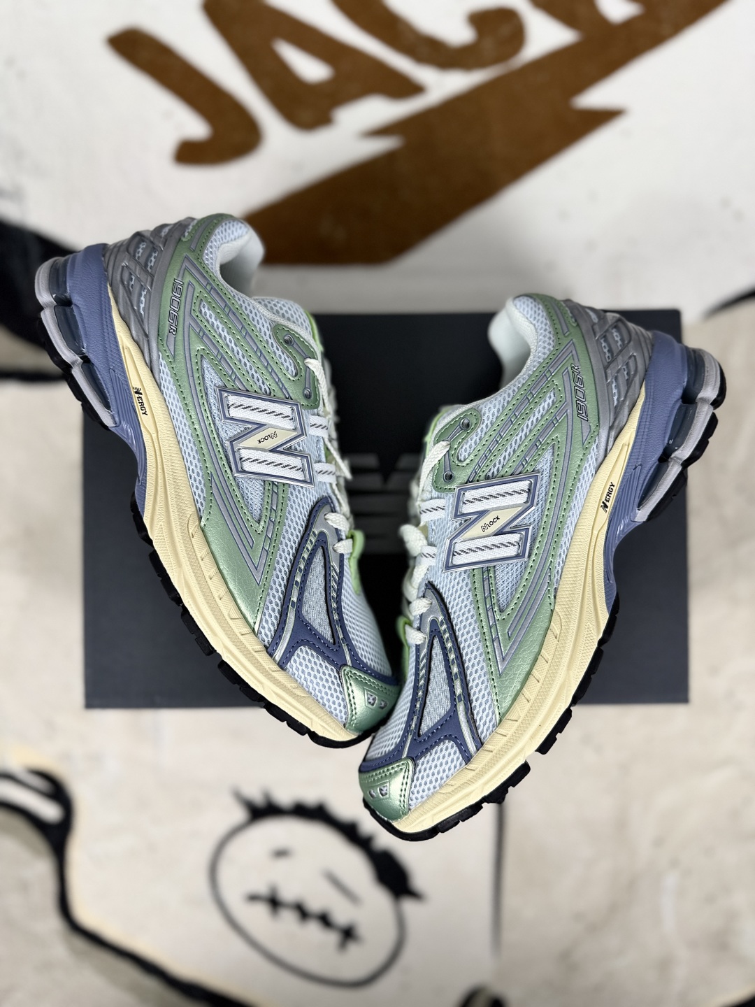 New Balance 1906R: Retro Style Meets Modern Comfort in Blue Green 5 cmp i1751393277356 7969 0 6