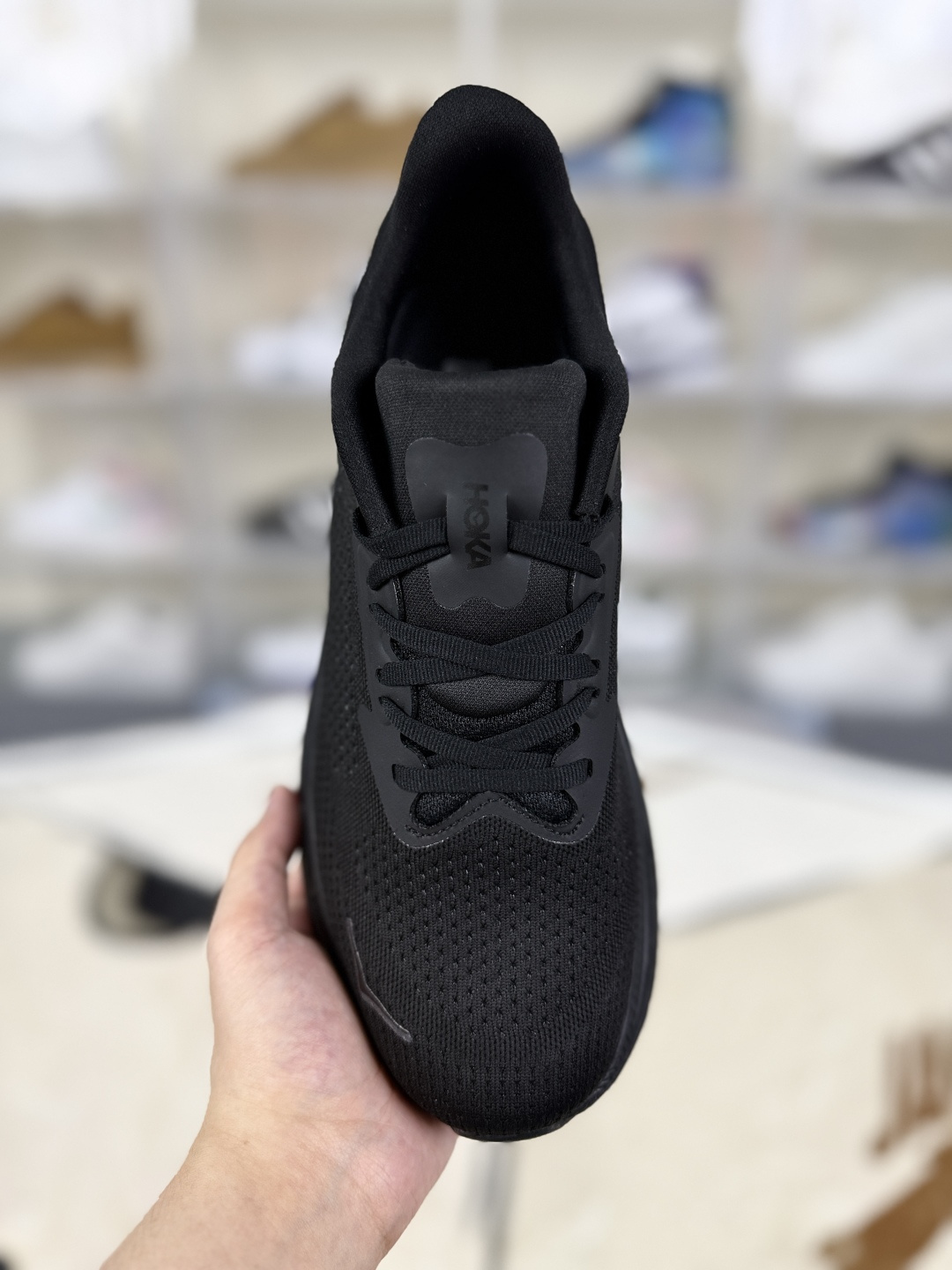 Hoka One One Arahi 7: Comfortable, Supportive, and Slip-Resistant Running Shoes 4 cmp i1752078841088 3561 0 3