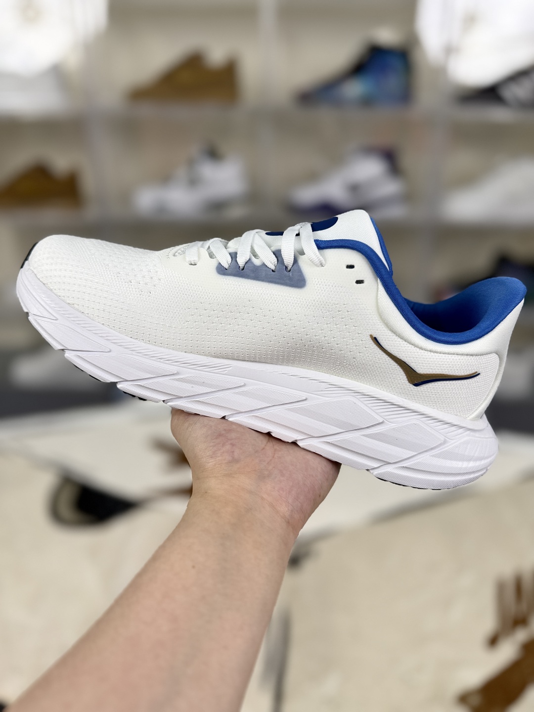 Hoka One One Arahi 7 Running Shoes - White/Blue/Gold - Cushioned & Supportive 3 cmp i1752078866440 303 0 1