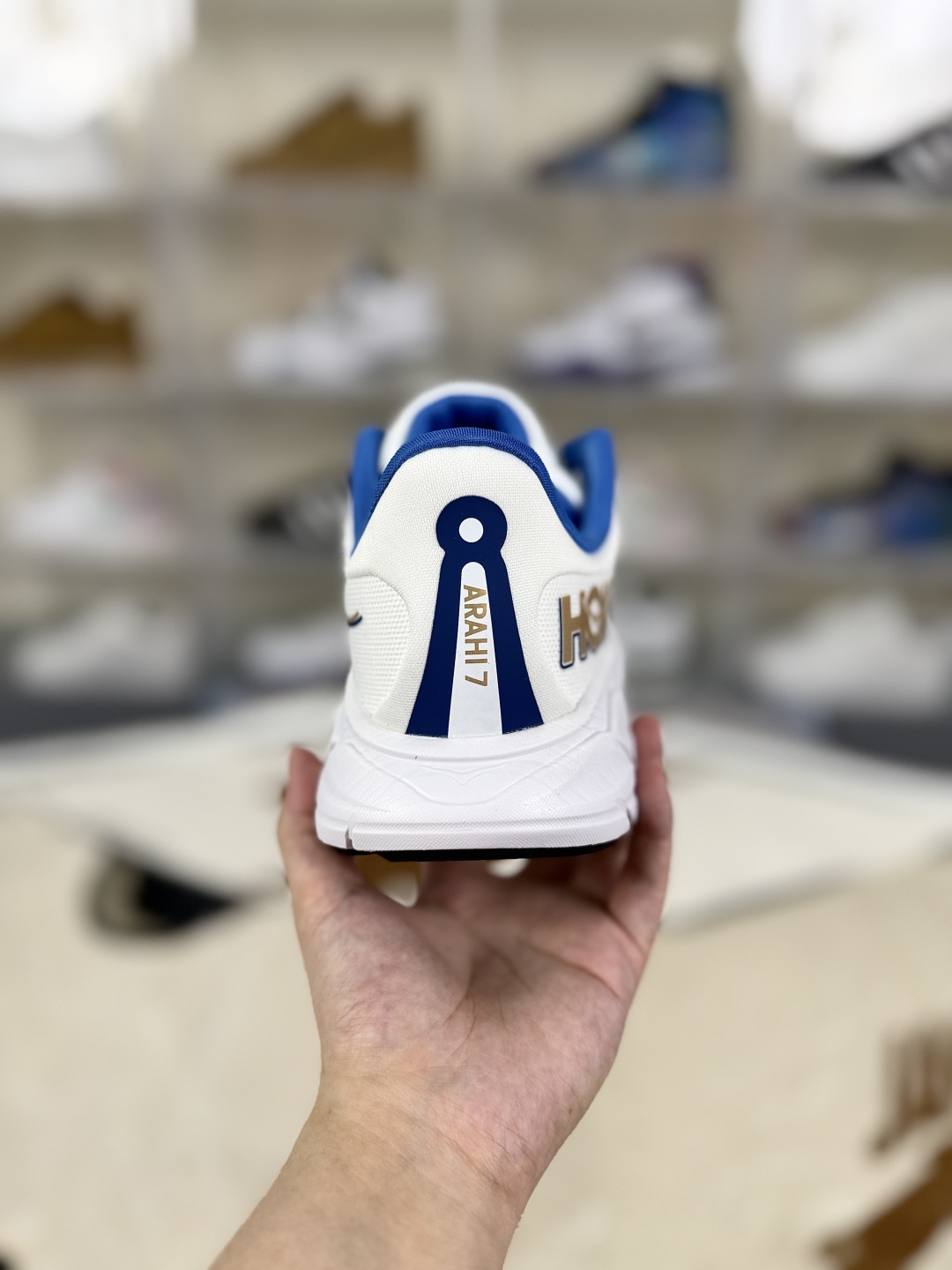 Hoka One One Arahi 7 Running Shoes - White/Blue/Gold - Cushioned & Supportive 4 cmp i1752078870557 93 0 2