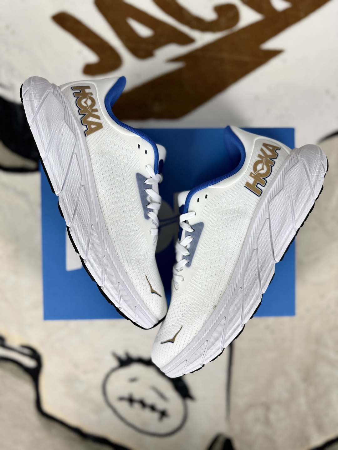 Hoka One One Arahi 7 Running Shoes - White/Blue/Gold - Cushioned & Supportive 6 cmp i1752078870567 8501 0 6