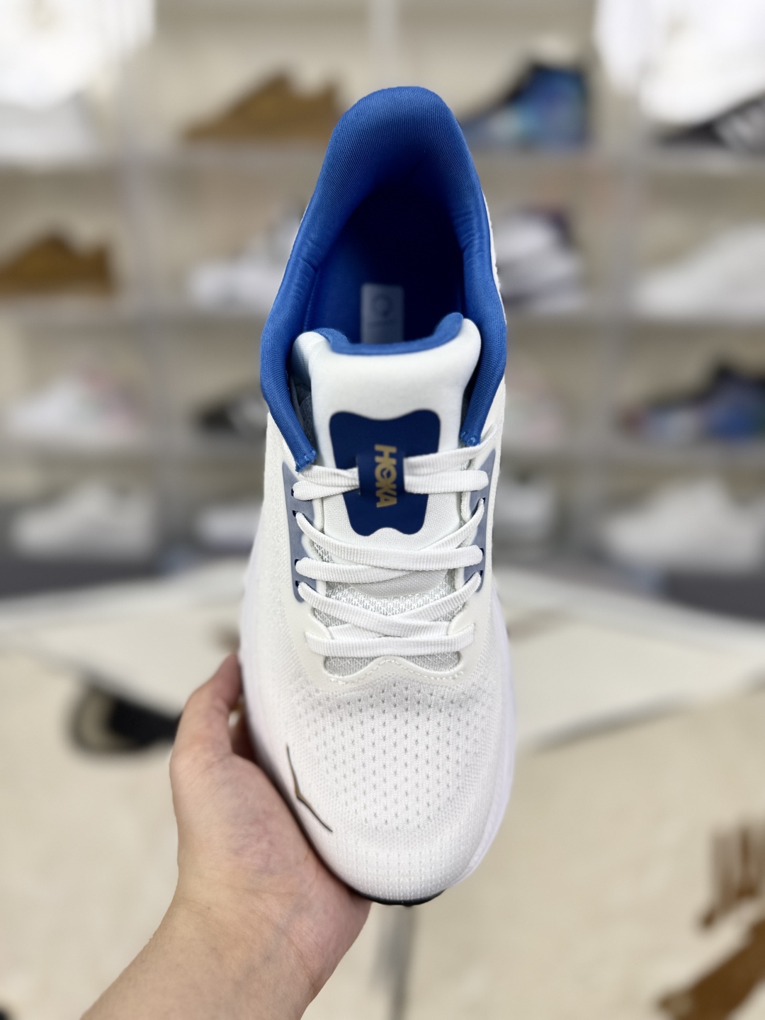 Hoka One One Arahi 7 Running Shoes - White/Blue/Gold - Cushioned & Supportive 5 cmp i1752078875088 8380 0 3