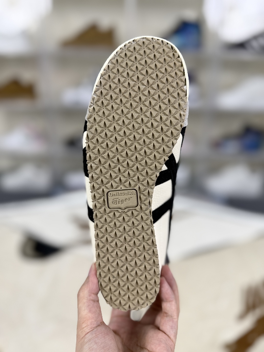 Onitsuka Tiger Mexico 66: Unisex Black/Birch, Low-Top Lifestyle Sneakers 7 cmp i1752175659520 4146 0 4