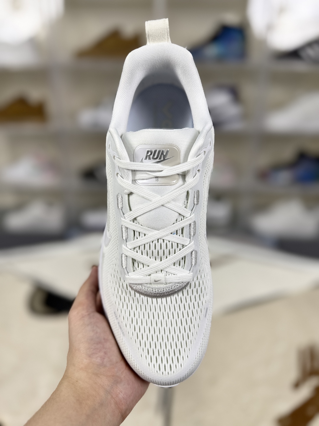 Nike Vomero 18 White Running Shoes, Comfortable, Anti-Slip, and Durable 5 cmp i1752349330517 319 0 3