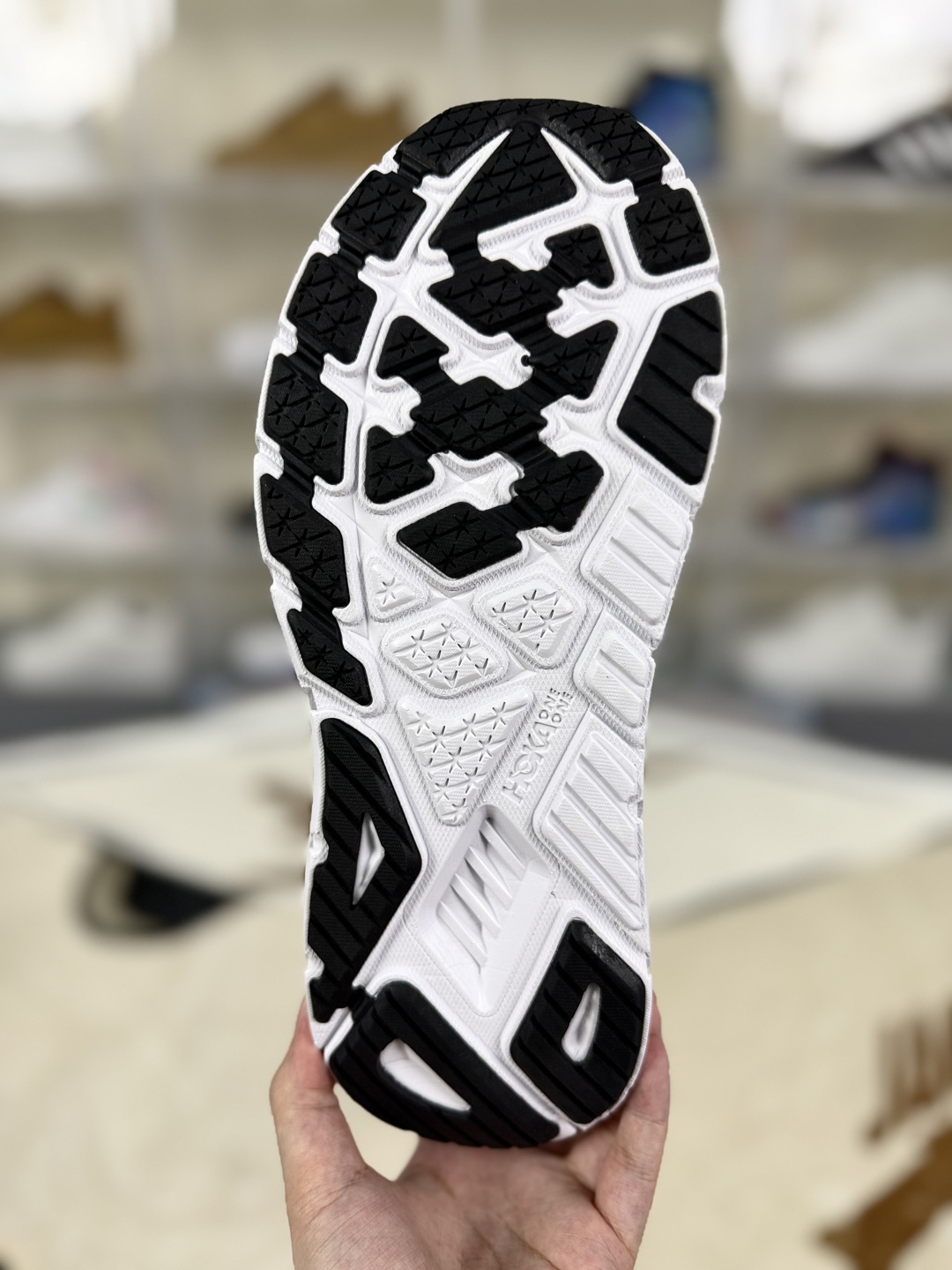 Hoka One One Arahi 7 Running Shoes - Comfort, Support, and Style 6 cmp i1752602137859 563 0 4