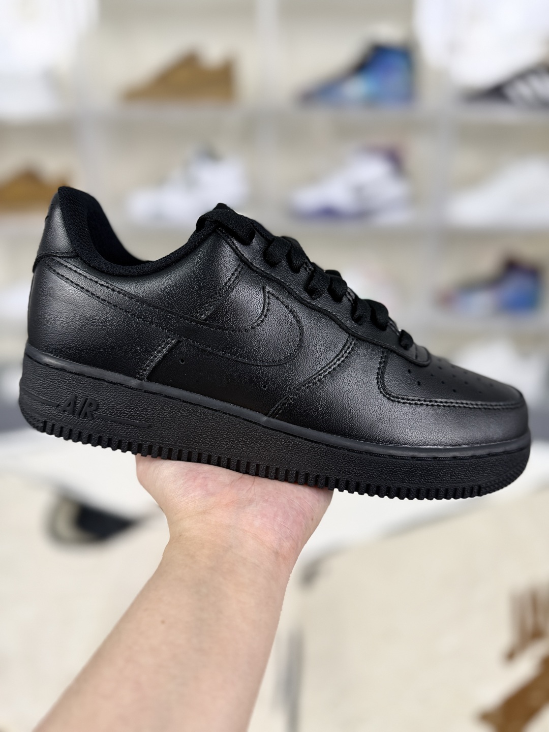 Nike Air Force 1 Low '07: Iconic All-Black Retro Basketball Shoes for All (Unisex) 1 cmp i1752688266353 8880 0 0