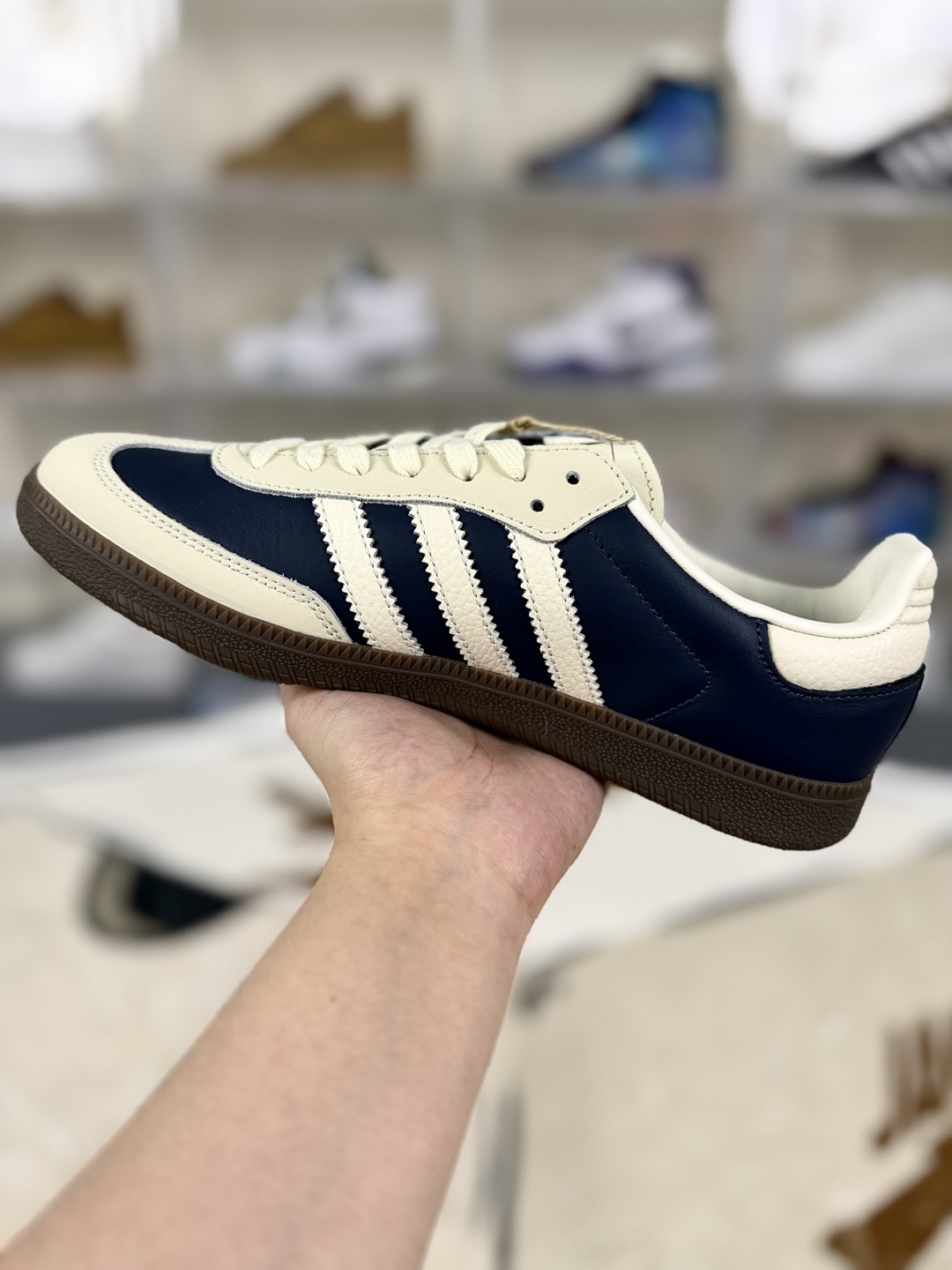 Adidas Originals Samba OG Night Indigo: Retro Style,Modern Comfort Sneakers 3 cmp i1752781508784 1679 0 1