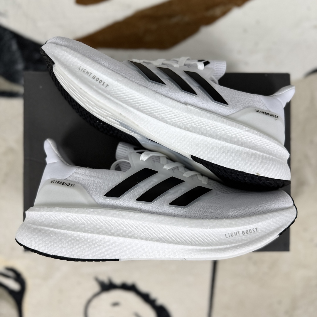 Adidas Ultraboost 5.0 White Black Running Shoes - Comfortable and Durable 9 cmp i1752960783485 2573 0 7