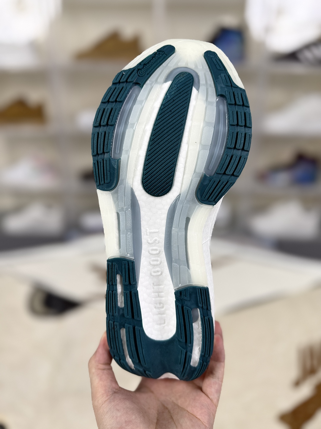 Adidas Ultraboost Light: Breathable, Slip-Resistant, and Shock-Absorbing Running Shoes 6 cmp i1753129042361 2801 0 4