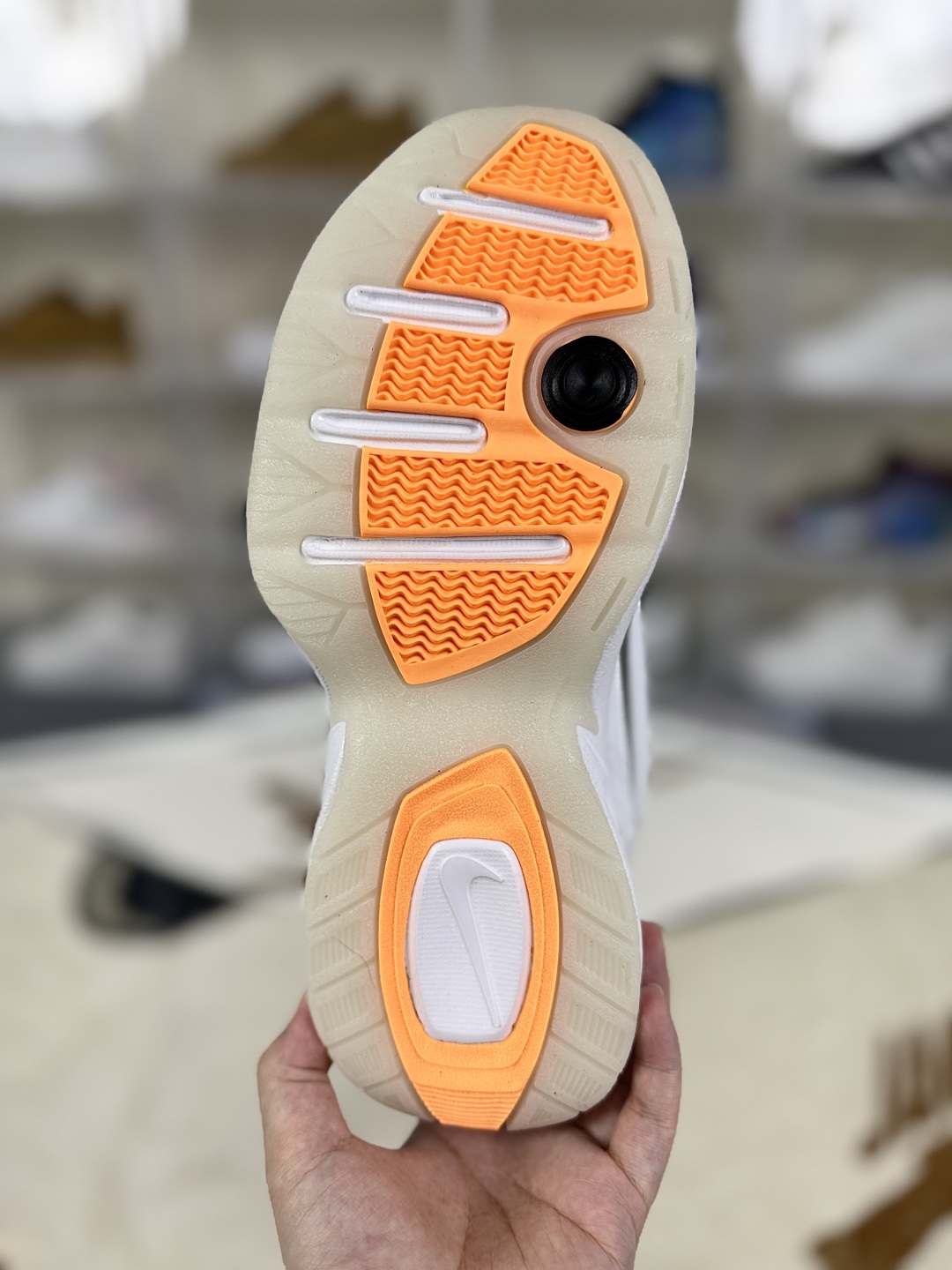 Nike Air Monarch IV 'Snow Day' Leather Low-Top Sneakers for Men and Women 6 cmp i1753207835707 9986 0 4