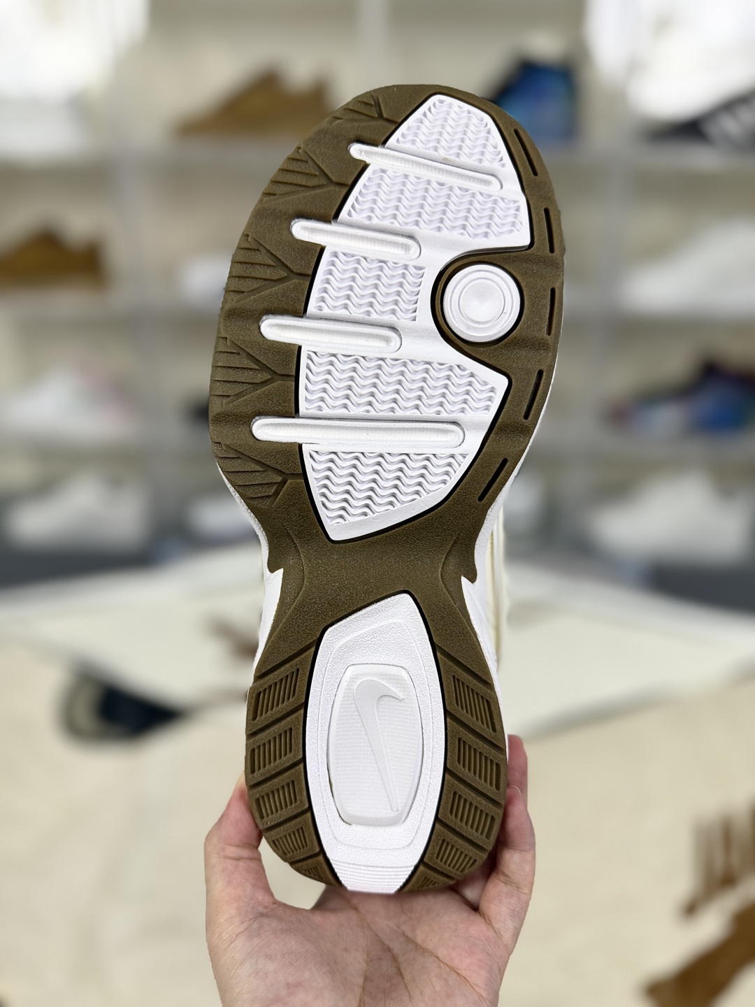 Nike Air Monarch IV Fabric Leather Retro Classic Low-Top Sneakers - Unisex 7 cmp i1753207864805 8768 0 4