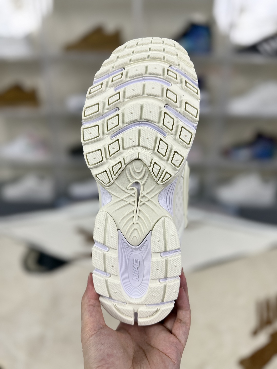 Nike V5 RNR Women's Running Shoes - Lightweight, Breathable, and Comfortable 6 cmp i1753472612206 819 0 4
