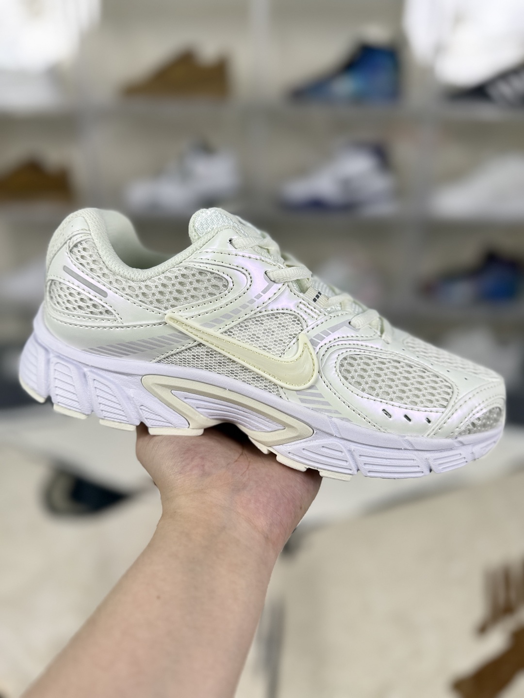 Nike V5 RNR Women's Running Shoes - Lightweight, Breathable, and Comfortable 1 cmp i1753473369340 5751 0 0