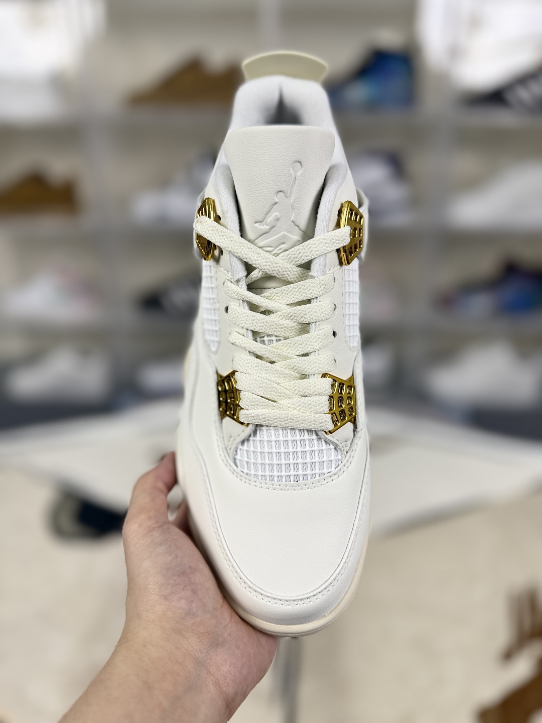 Air Jordan 4 Metallic Gold: Durable Mid-Top Retro Basketball Shoes - Unisex 5 cmp i1753731886756 7700 0 3