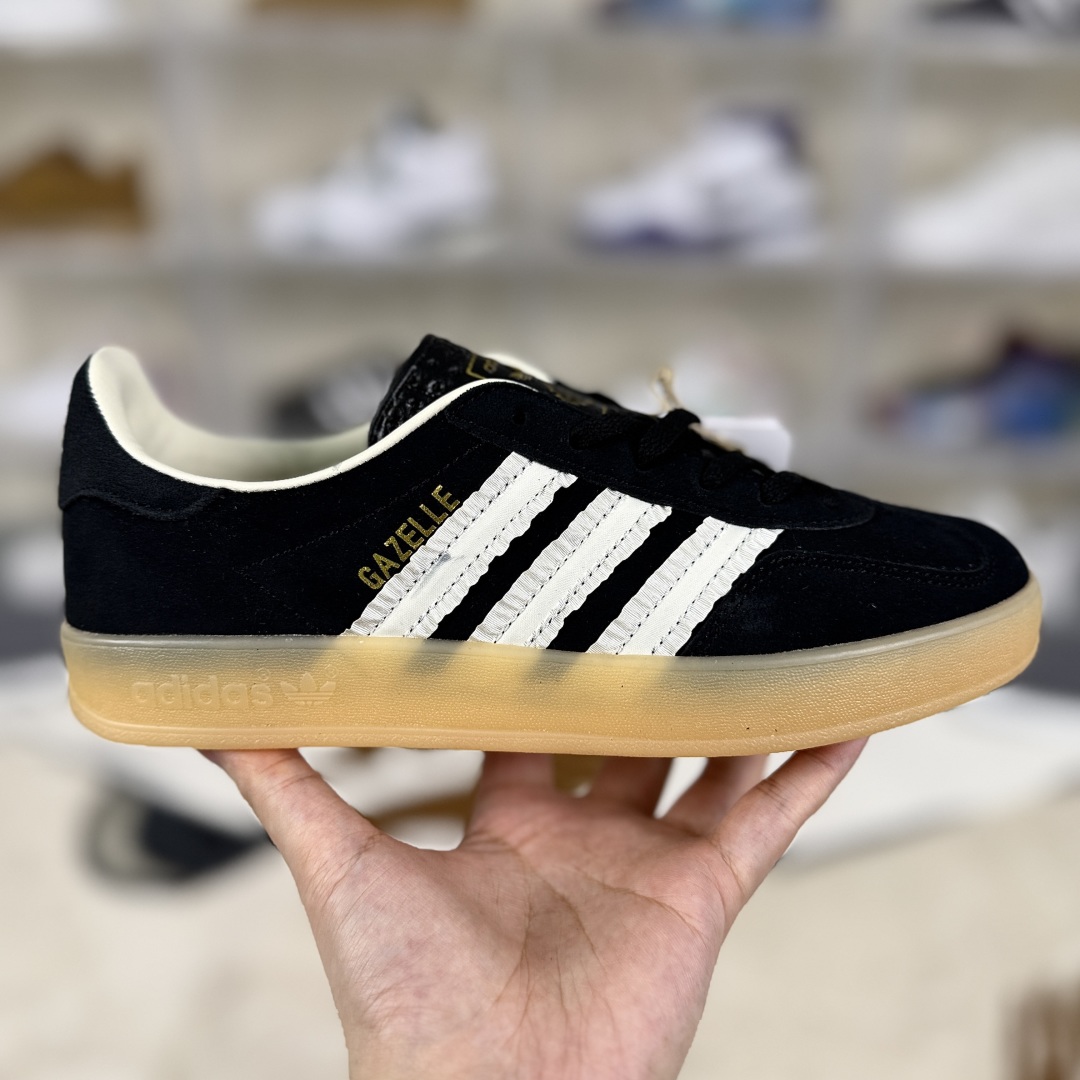 Adidas Originals Gazelle Indoor Wonder Black Unisex Low-Top Sneakers 7 cmp i1753987077710 6194 0 5