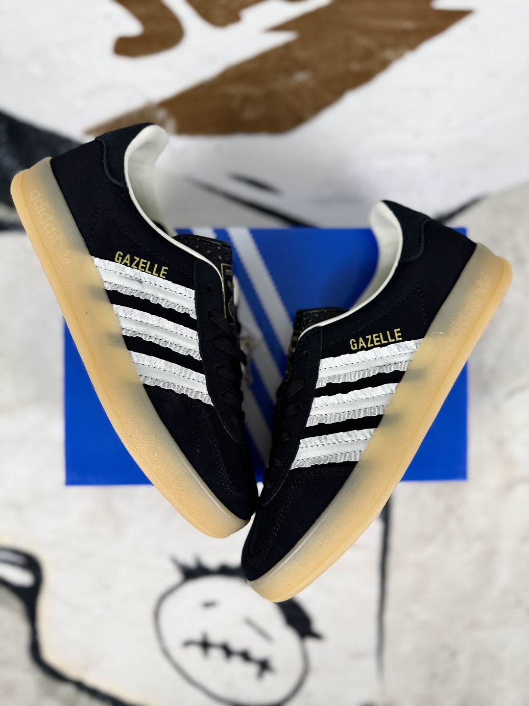 Adidas Originals Gazelle Indoor Wonder Black Unisex Low-Top Sneakers 5 cmp i1753987079387 1055 0 6