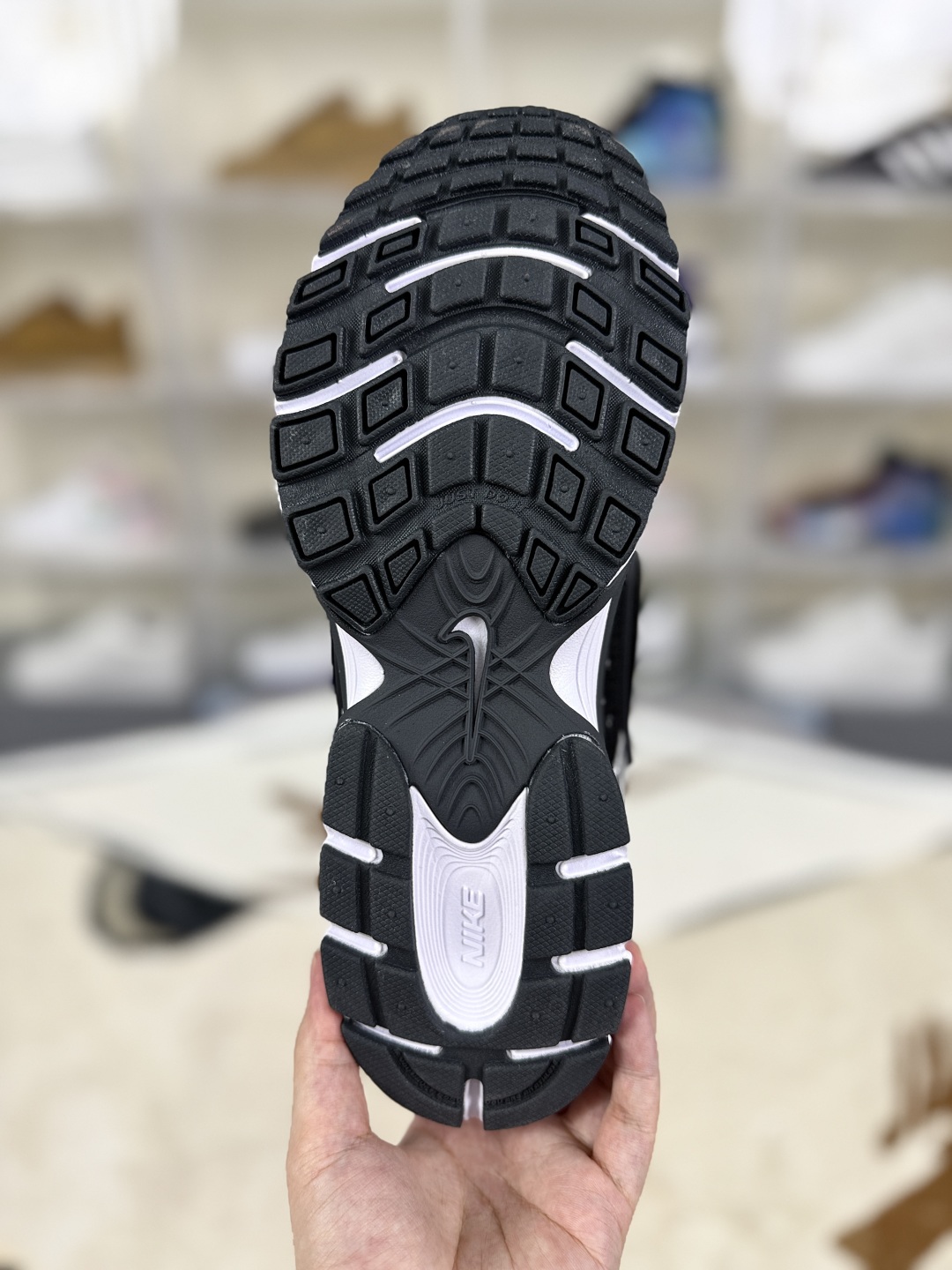Nike V5 RNR Running Shoes - Lightweight, Breathable, and Comfortable Sneakers 6 cmp i1754157523658 8880 0 4