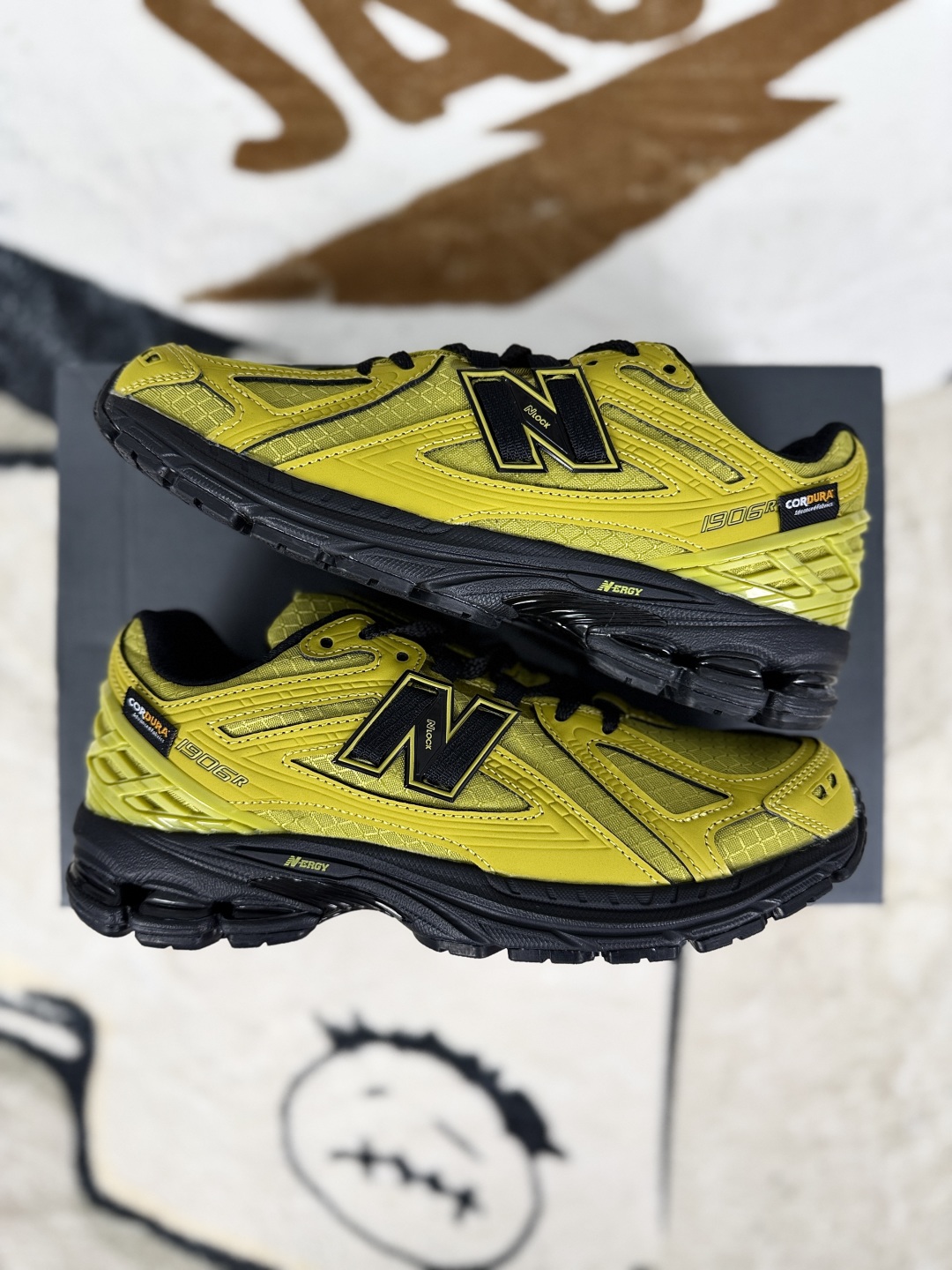 New Balance 1906U Comfort Versatile Low-Top Casual Running Shoes - Yellow/Black 8 cmp i1754340173823 6900 0 7