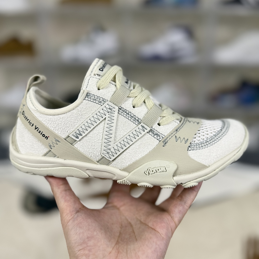 District Vision x New Balance MT10 Cloud White Running Shoes - Comfort & Style 7 cmp i1754344922531 9696 0 5