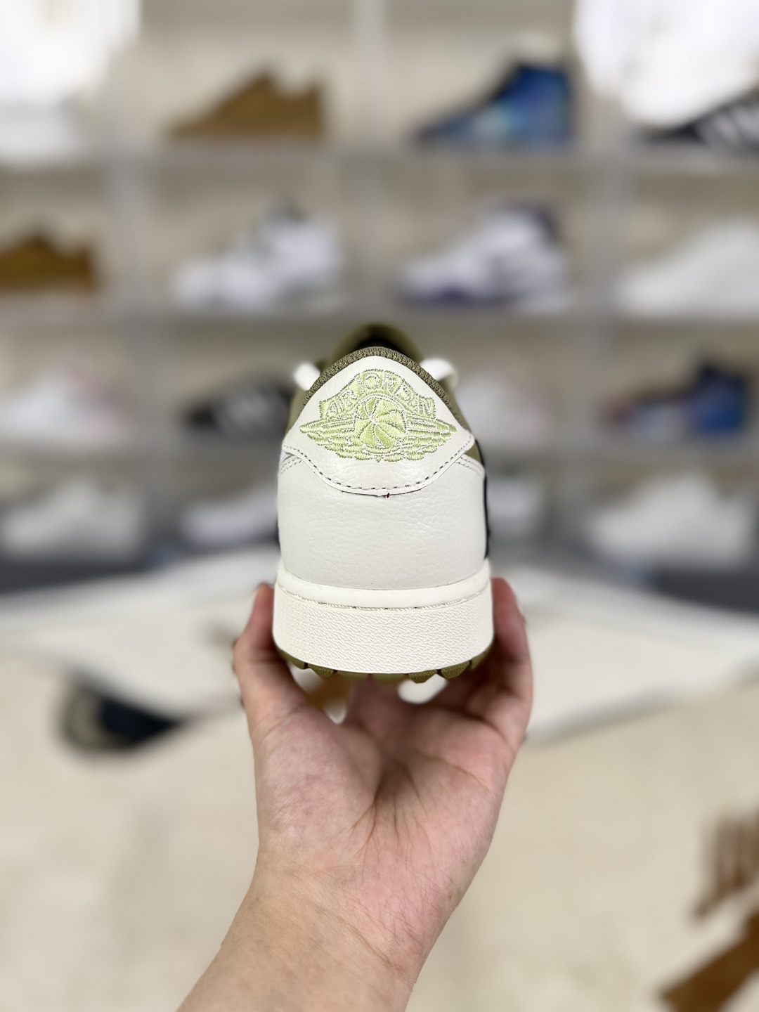 Travis Scott x Jordan Air Jordan 1 Low Golf Shoes - Brown/White 3 cmp i1754688605466 3035 0 2