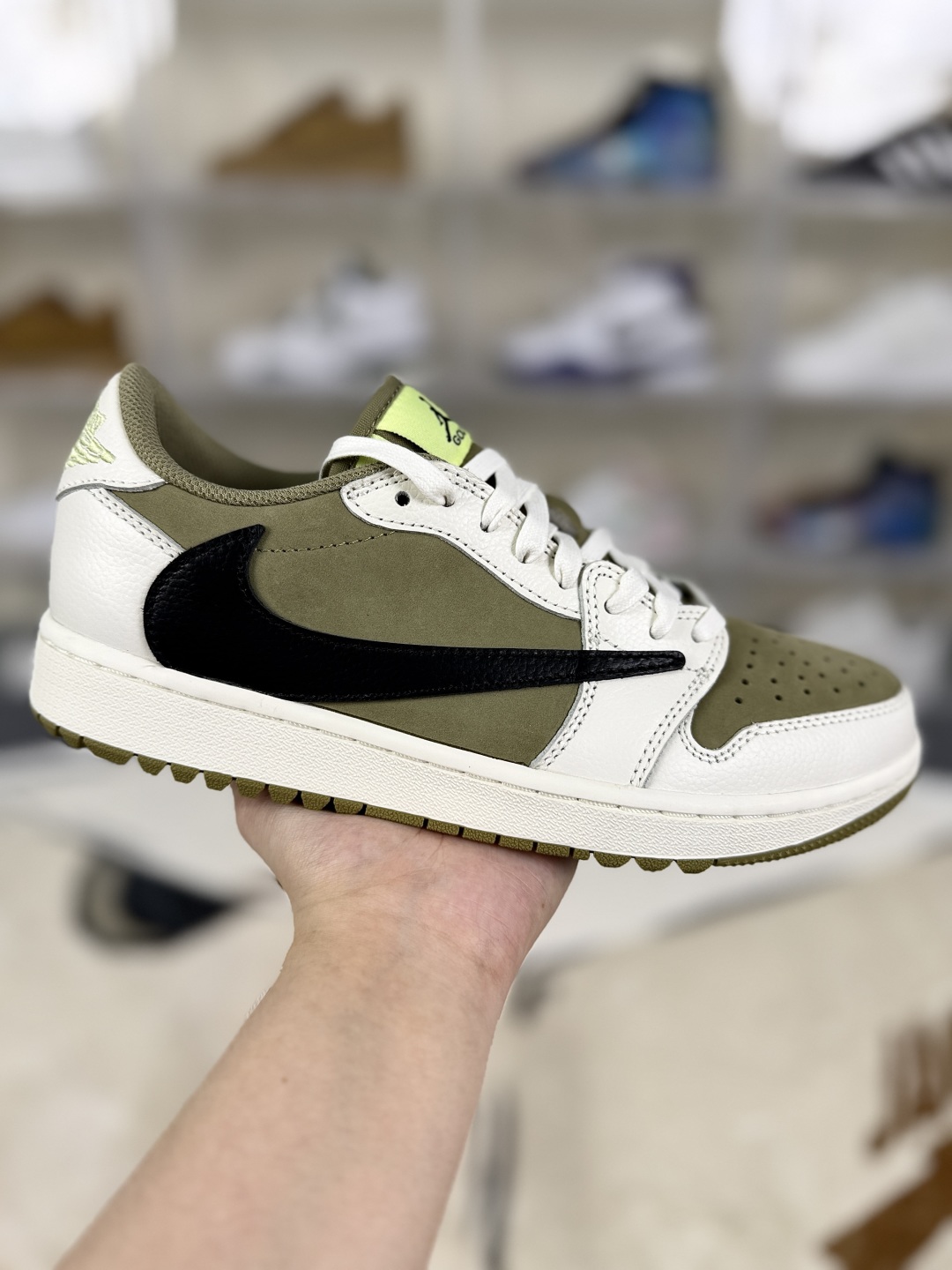 Travis Scott x Jordan Air Jordan 1 Low Golf Shoes - Brown/White 1 cmp i1754688605539 2458 0 0