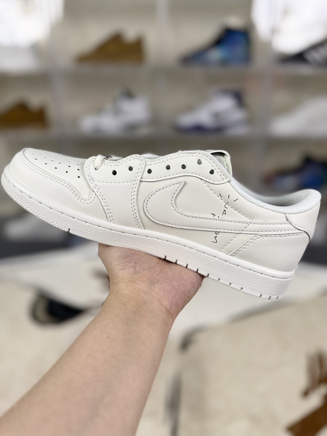 Travis Scott x Air Jordan 1 Low White Casual Sneakers For Men and Women 3 cmp i1754758230361 2648 0 1