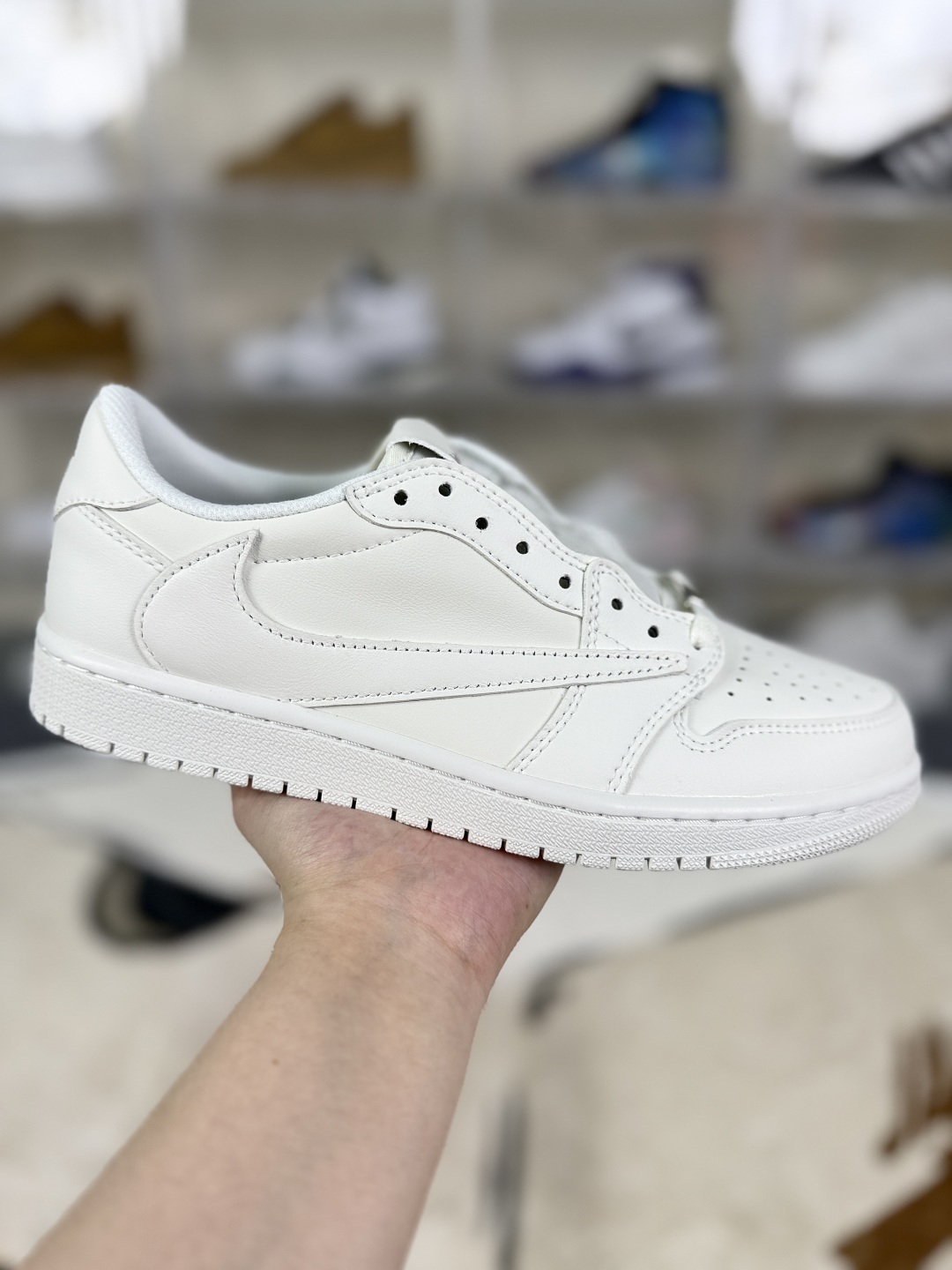 Travis Scott x Air Jordan 1 Low White Casual Sneakers For Men and Women 2 cmp i1754758240626 3384 0 0