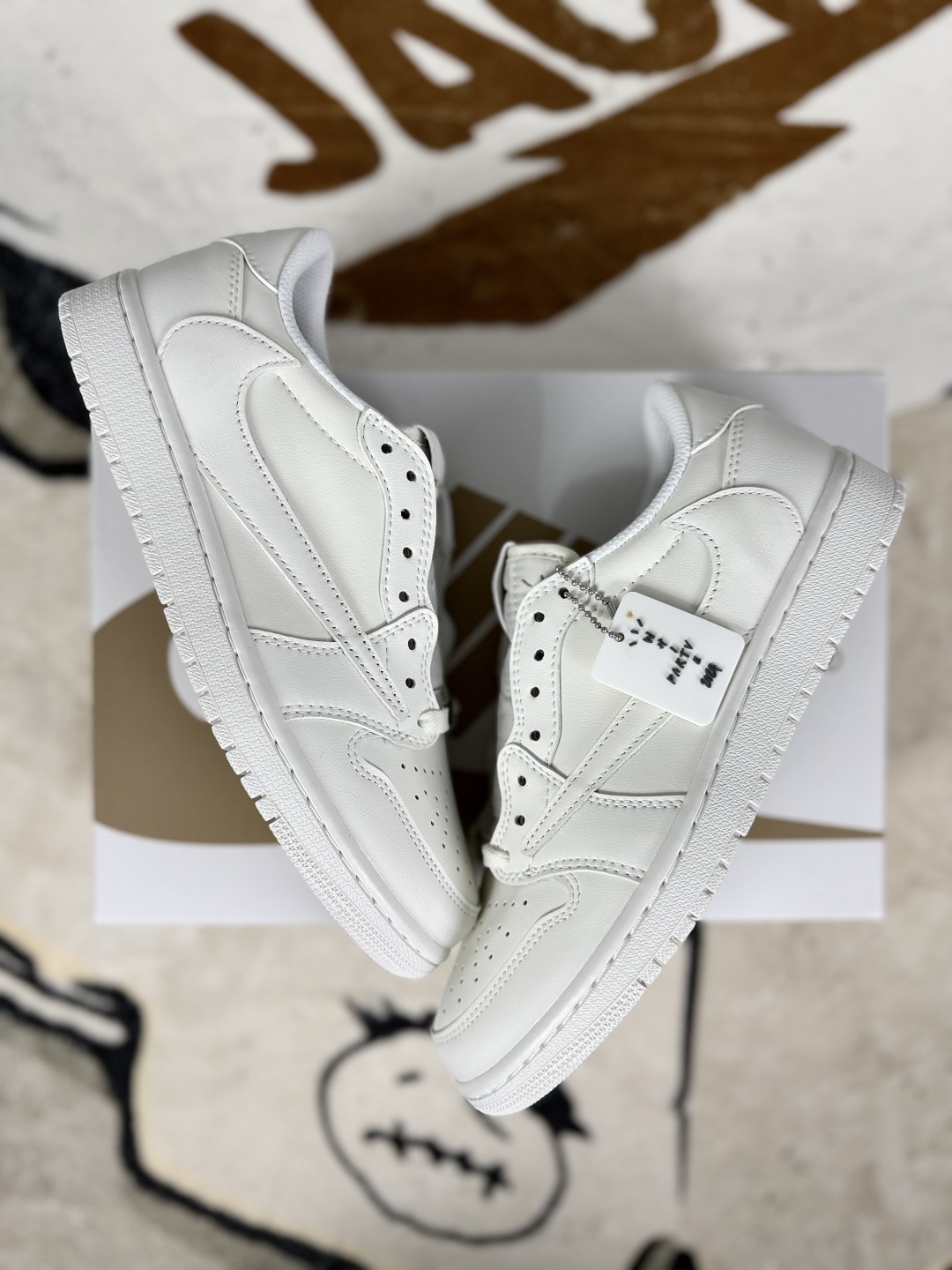 Travis Scott x Air Jordan 1 Low White Casual Sneakers For Men and Women 6 cmp i1754758240642 1897 0 6