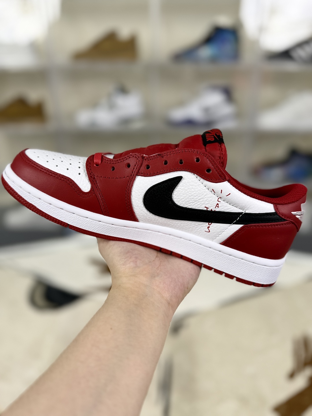 Travis Scott x Air Jordan 1 Low 'Reverse Mocha' Sneakers 3 cmp i1754758265411 9390 0 1