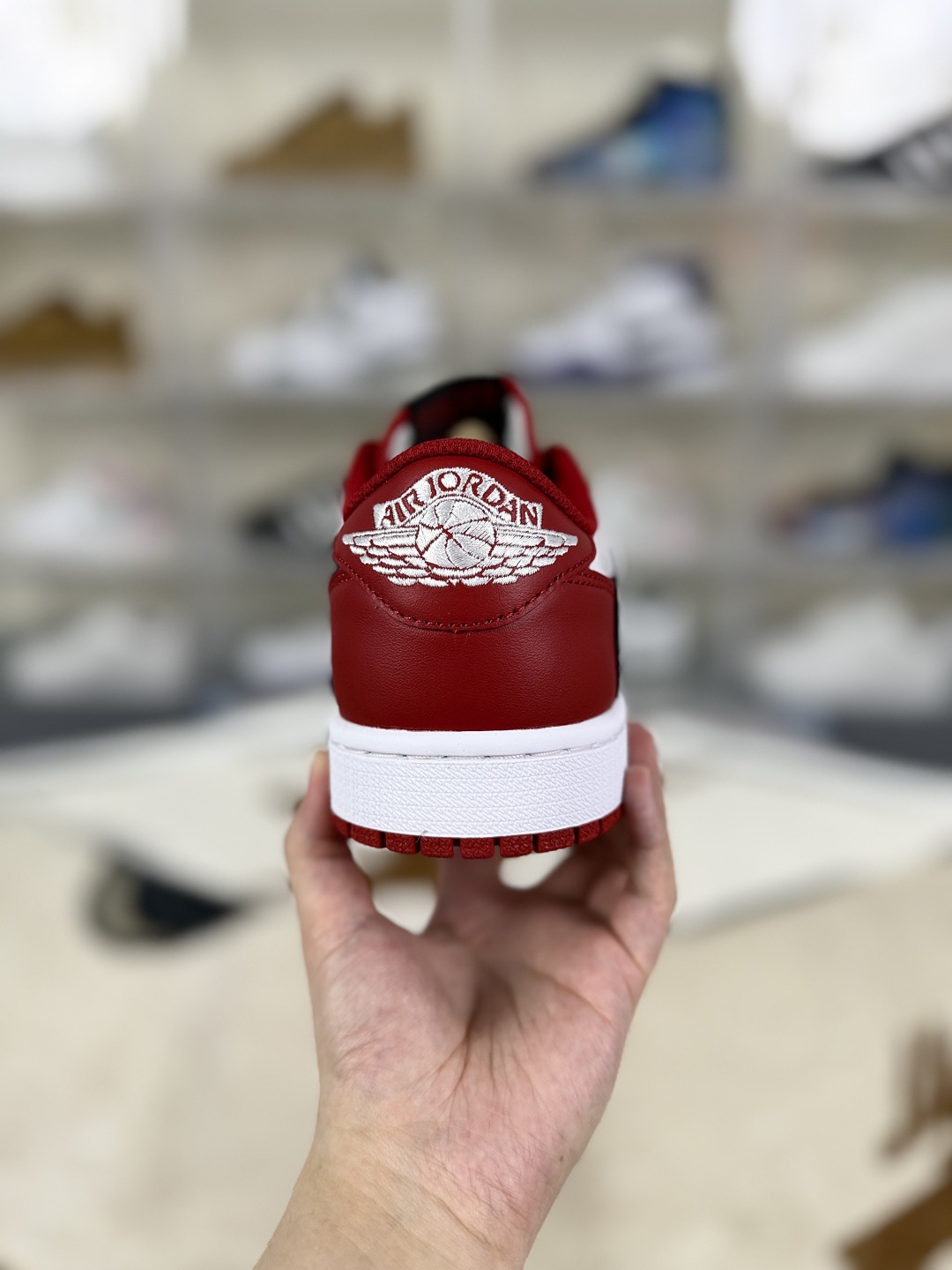 Travis Scott x Air Jordan 1 Low 'Reverse Mocha' Sneakers 4 cmp i1754758265417 7985 0 2