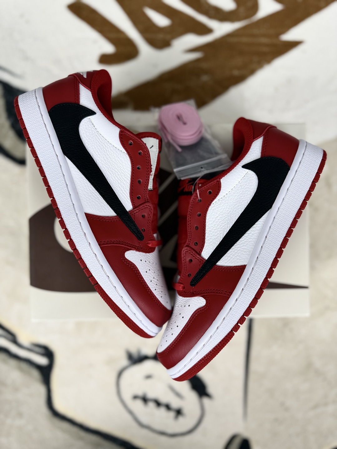 Travis Scott x Air Jordan 1 Low 'Reverse Mocha' Sneakers 6 cmp i1754758271094 8027 0 6
