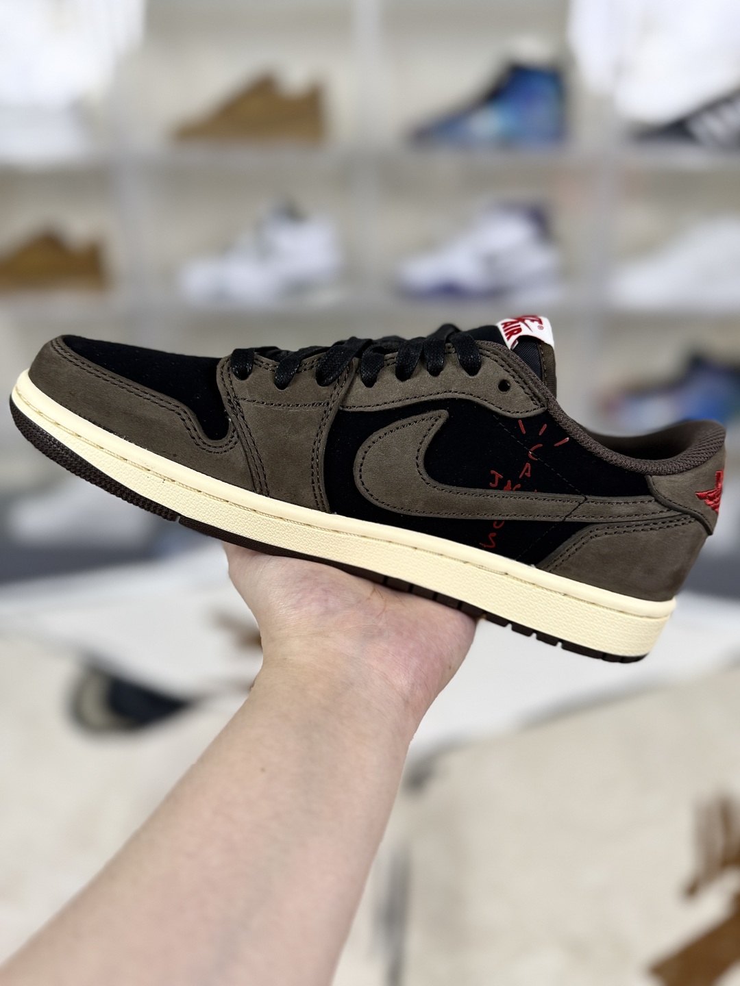 Travis Scott x Air Jordan 1 Low OG SP, Men's and Women's Retro Basketball Shoes 3 cmp i1754758291004 2639 0 1