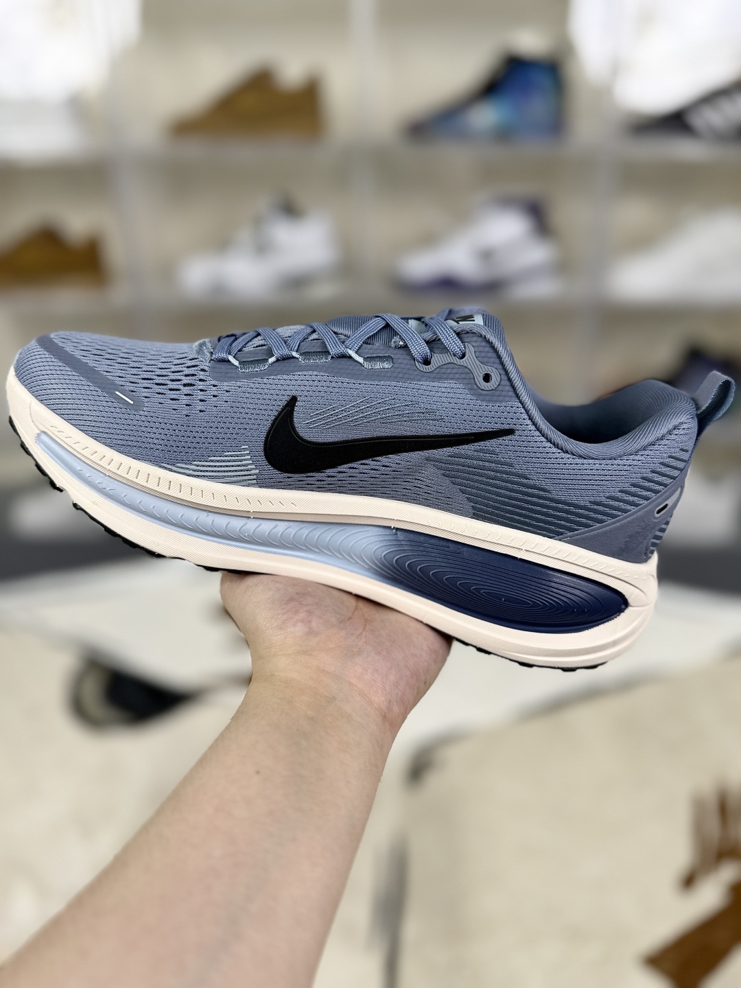 Nike Vomero 18: Comfortable, Versatile, and Durable Low-Top Running Shoes 2 cmp i1755019351347 8830 0 1