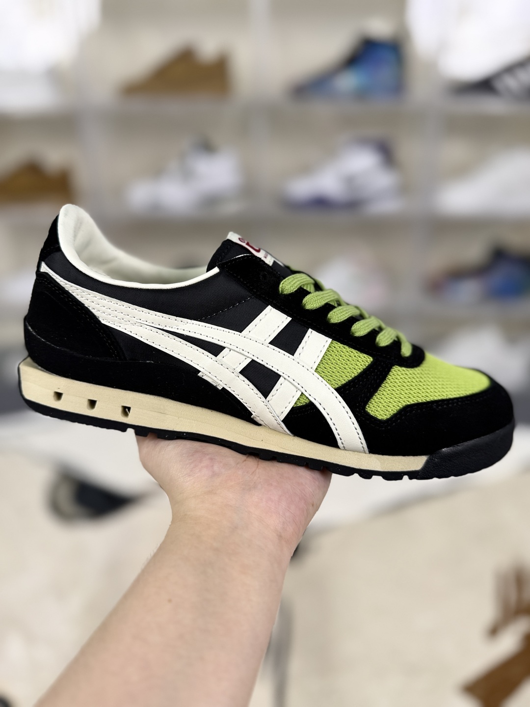 Onitsuka Tiger Ultimate 81 NM Black White Green Running Shoes - Unisex 2 cmp i1755020921853 4381 0 0