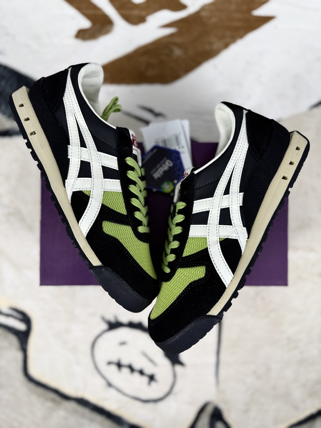 Onitsuka Tiger Ultimate 81 NM Black White Green Running Shoes - Unisex 6 cmp i1755020925419 155 0 6