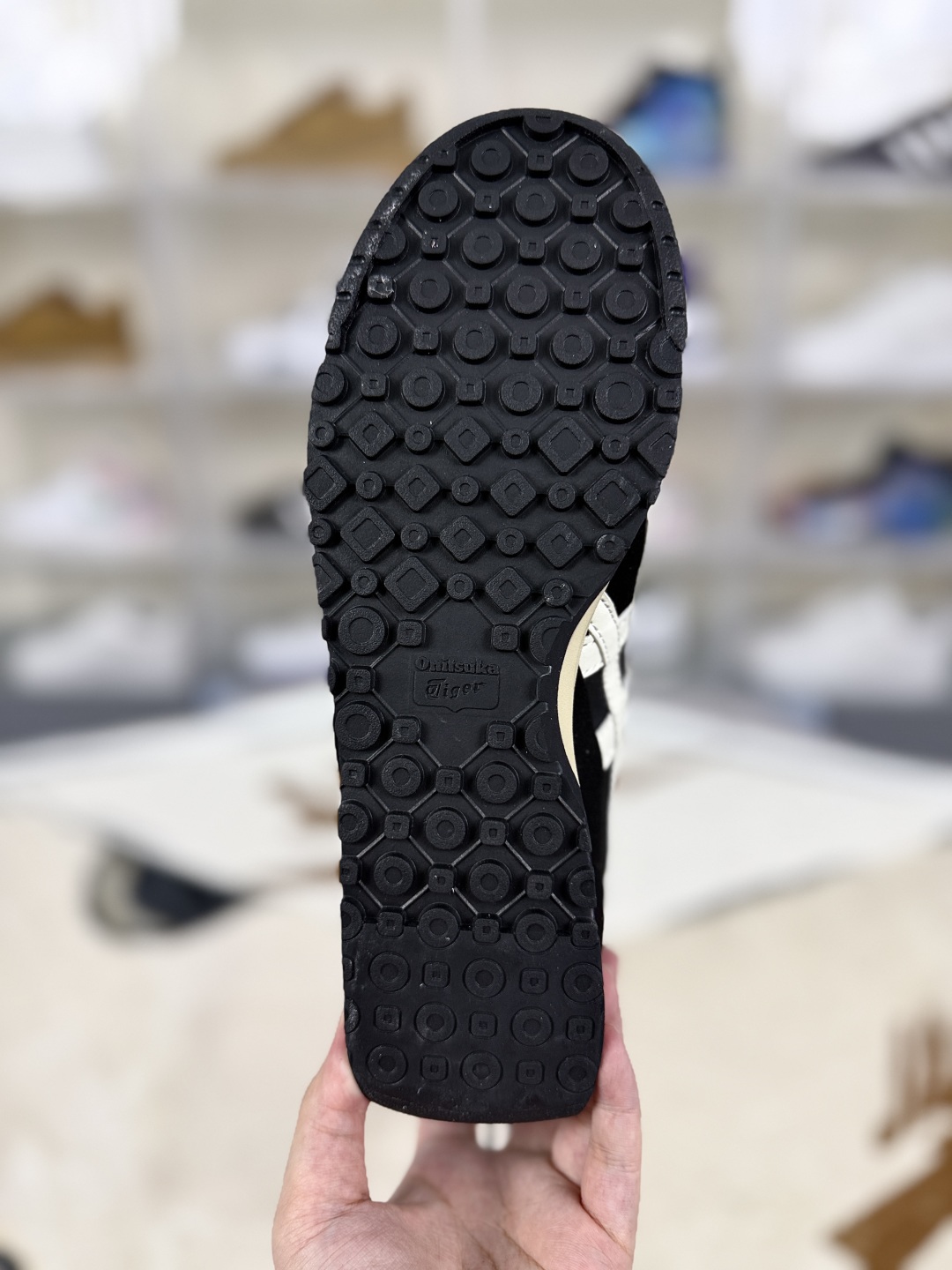 Onitsuka Tiger Ultimate 81 NM Black White Green Running Shoes - Unisex 7 cmp i1755020925432 2546 0 4