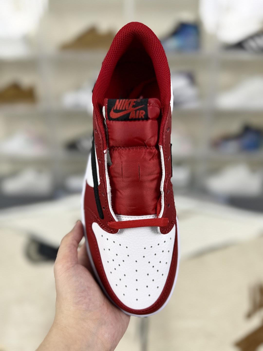 Travis Scott x Air Jordan 1 Low 'Reverse Mocha' Red White Black Sneakers 4 cmp i1755107348552 2541 0 3