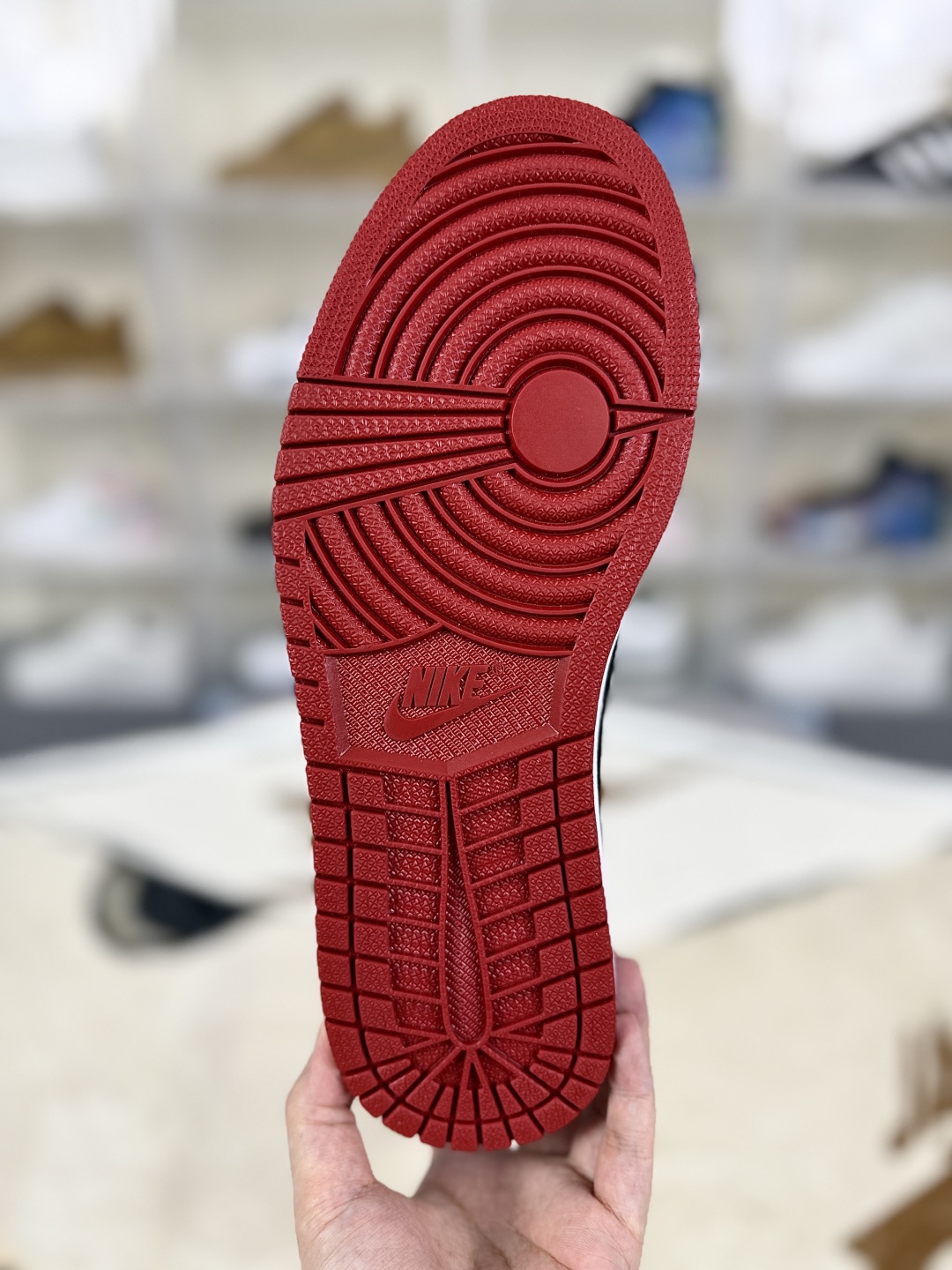 Travis Scott x Air Jordan 1 Low 'Reverse Mocha' Red White Black Sneakers 6 cmp i1755107404069 1763 0 4