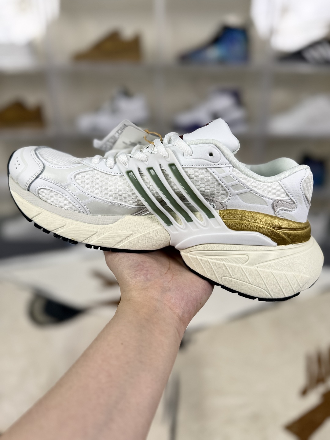 Adidas Originals Adistar XLG White/Gold/Green Lifestyle Sneakers 2 cmp i1755204497303 8125 0 1