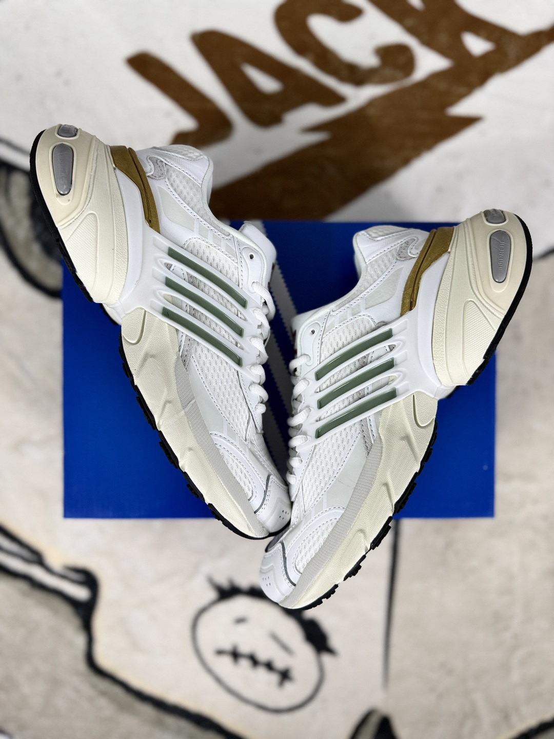 Adidas Originals Adistar XLG White/Gold/Green Lifestyle Sneakers 5 cmp i1755204502281 2588 0 6