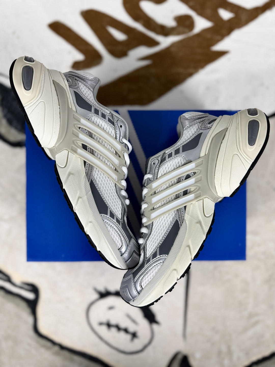adidas Originals Adistar XLG White Silver Retro Low Top Sneakers IH3882 5 cmp i1755204685832 3887 0 6