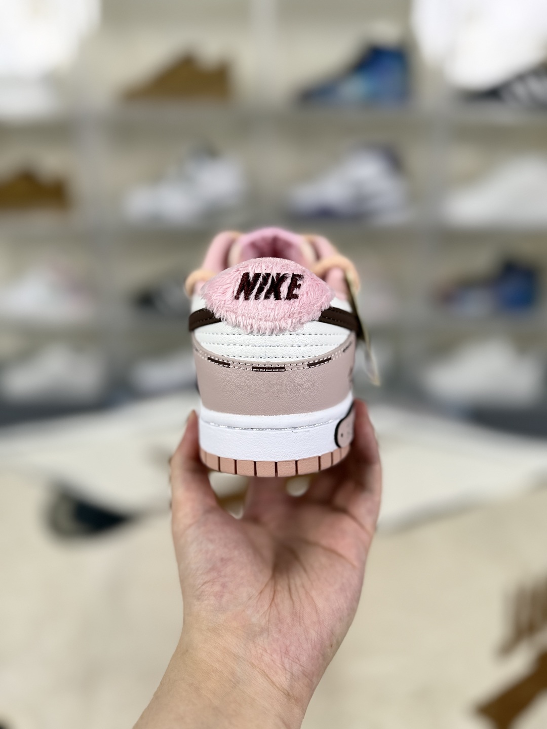 Nike Dunk Low 'Bonne Chance' Casual Graffiti Rose Lettering Sneakers 4 cmp i1755204689900 960 0 2