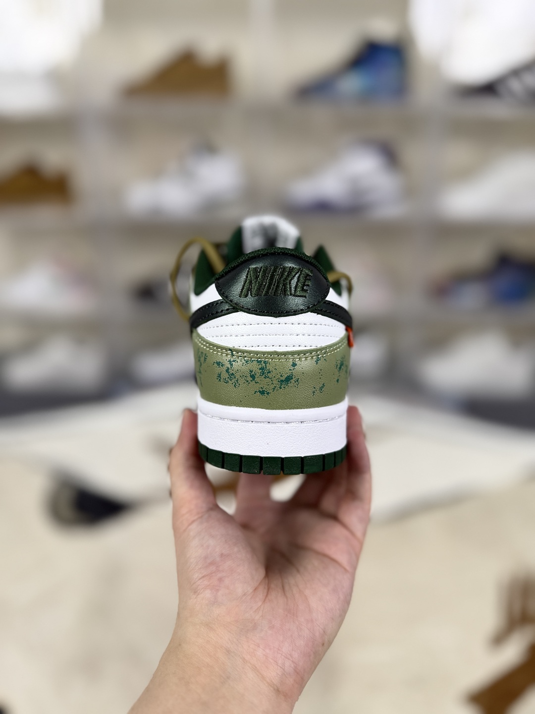 Nike Dunk Low 'Green White' Casual Shoes, Breathable and Durable for Men and Women 4 cmp i1755372410055 9690 0 2