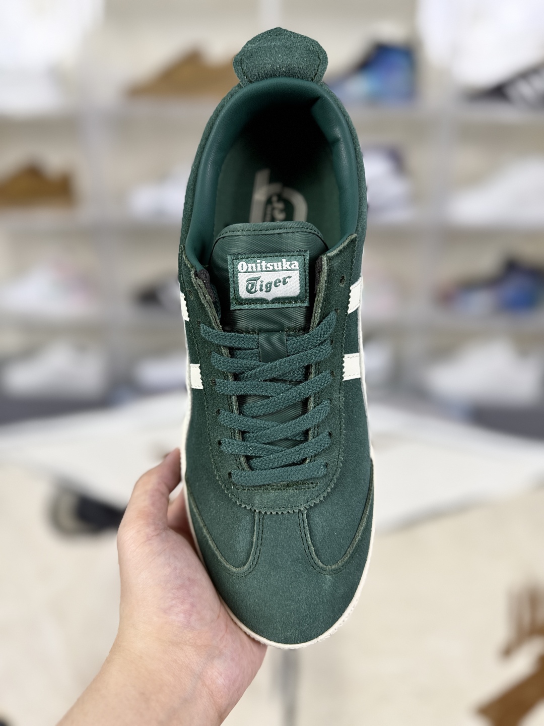 Onitsuka Tiger Mexico Delegation Sneaker: Retro Style, Comfortable, and Durable 4 cmp i1755541567294 3056 0 3