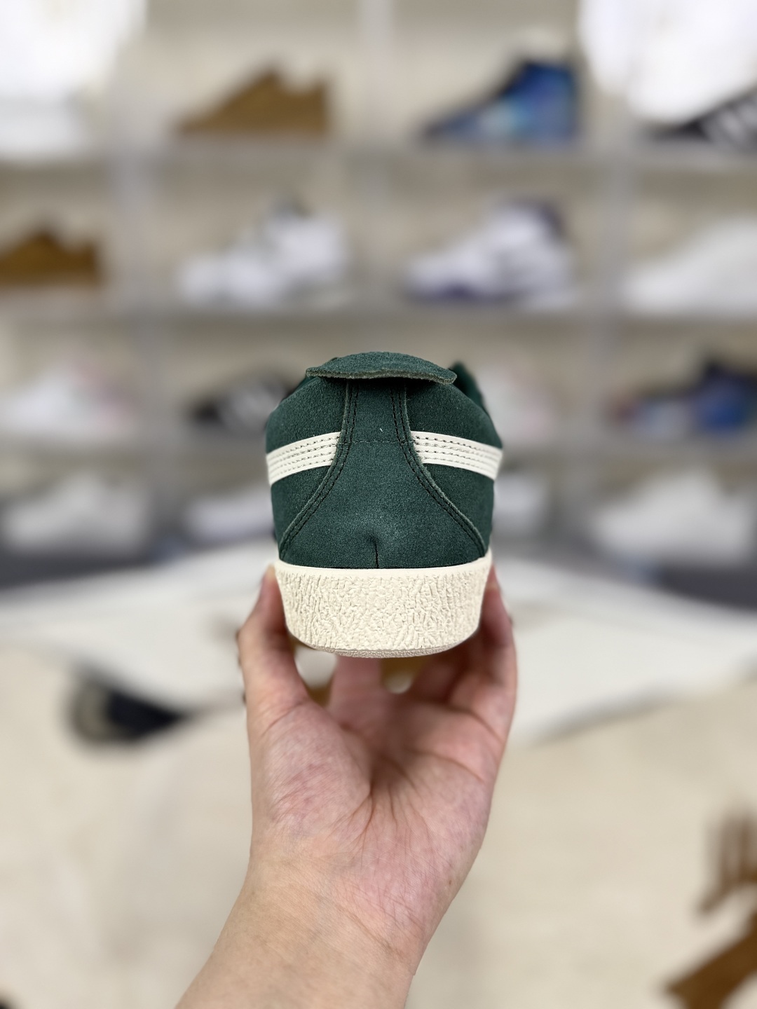Onitsuka Tiger Mexico Delegation Sneaker: Retro Style, Comfortable, and Durable 3 cmp i1755541670665 6427 0 2