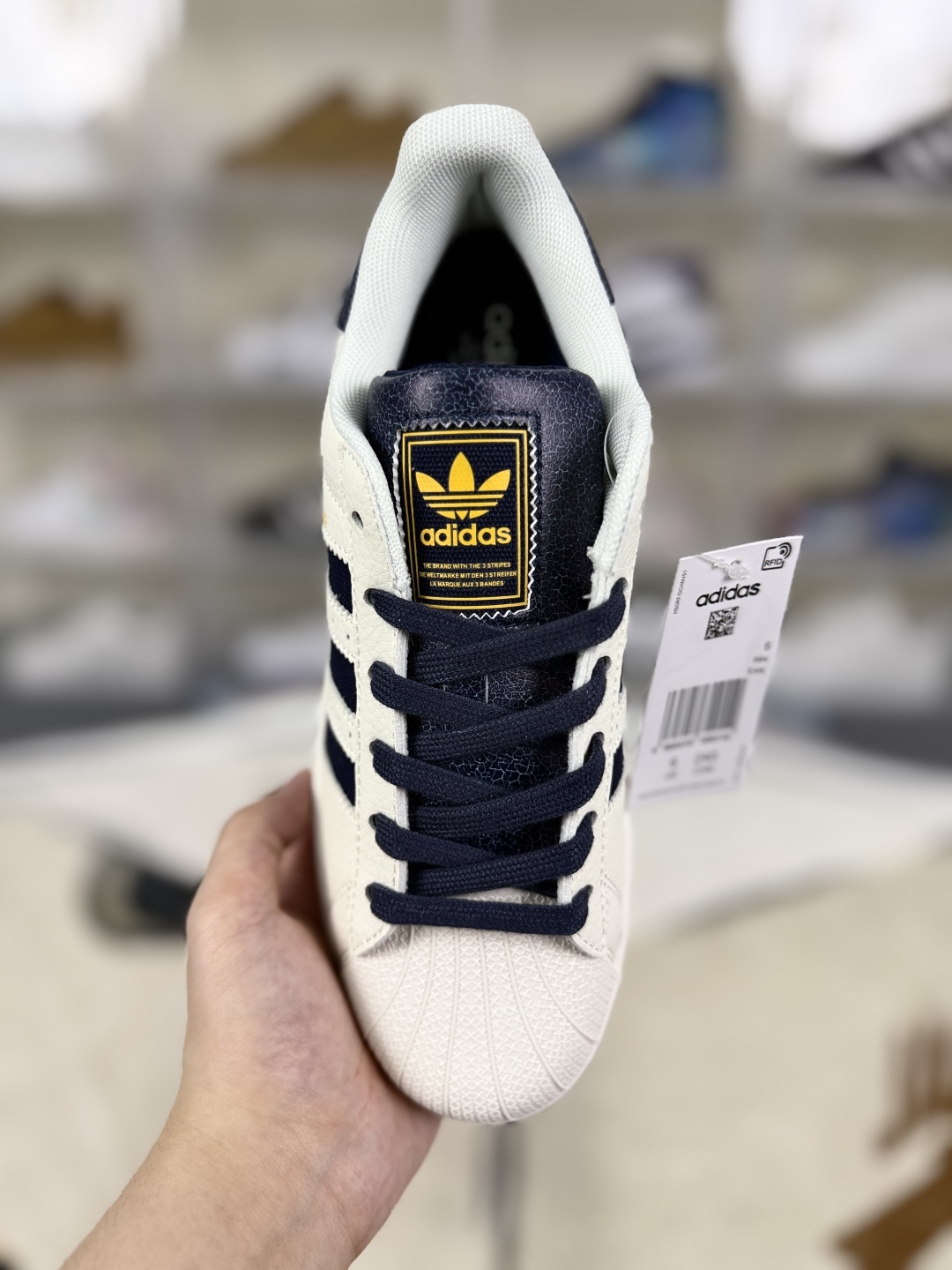 Adidas Originals Superstar Classic Low-Top Sneakers - Unisex White/Blue Edition 5 cmp i1755541875036 433 0 3
