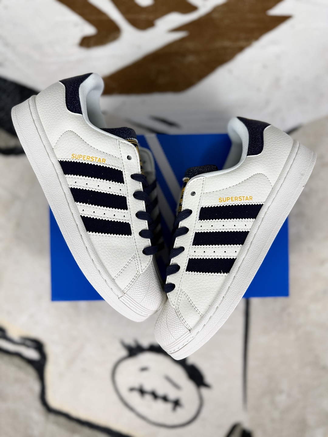 Adidas Originals Superstar Classic Low-Top Sneakers - Unisex White/Blue Edition 6 cmp i1755541876831 4357 0 6