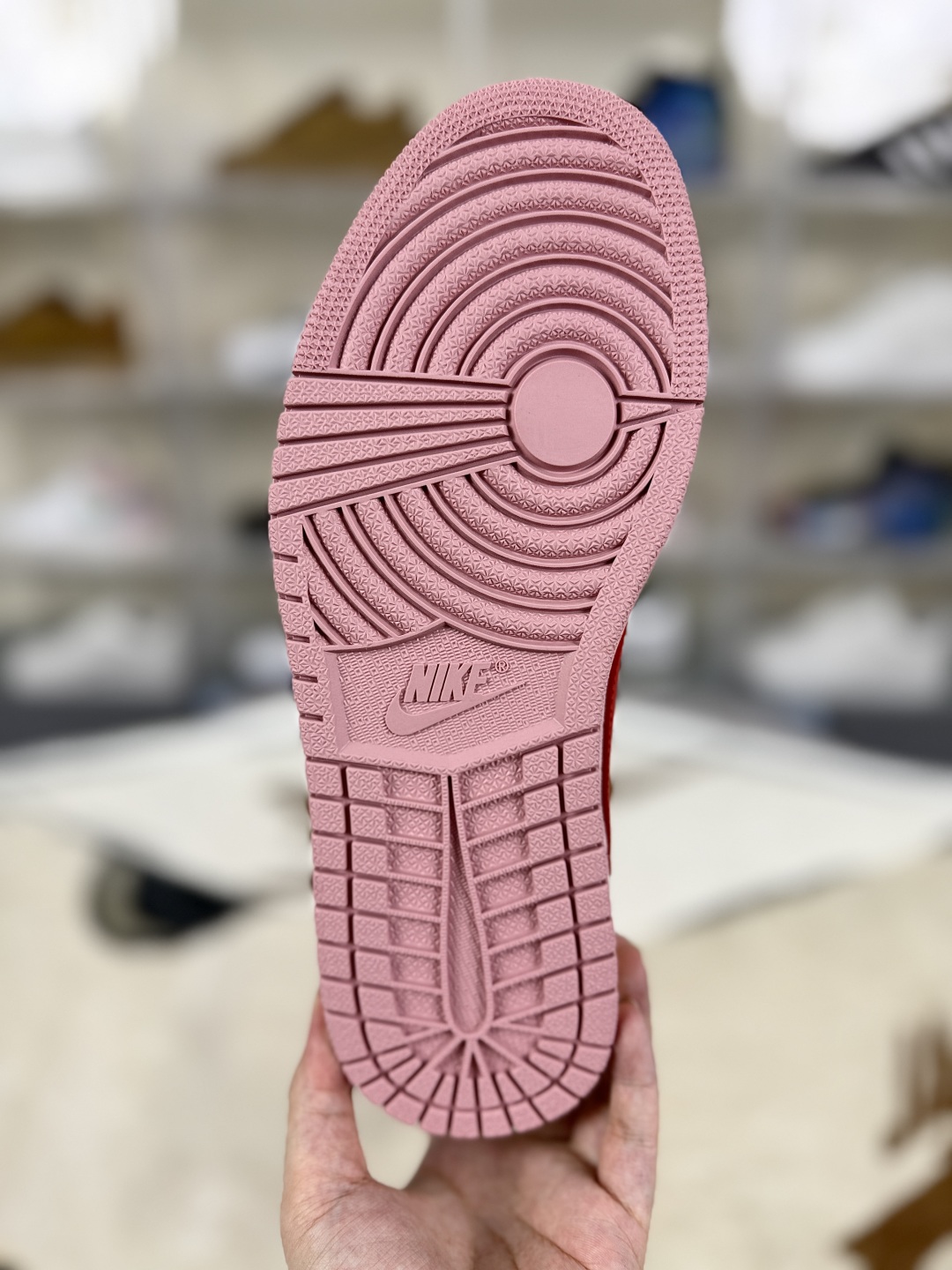 Travis Scott x Air Jordan 1 Low 'Pink Valentine' Edition Sneakers 19 cmp i1755627617906 7574 0 4