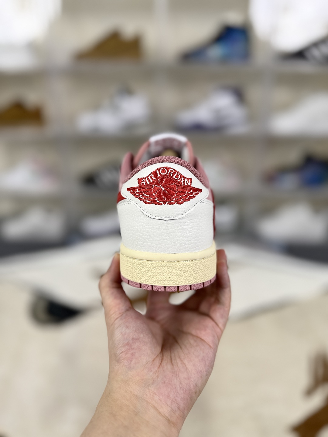 Travis Scott x Air Jordan 1 Low 'Pink Valentine' Edition Sneakers 16 cmp i1755627617923 348 0 2