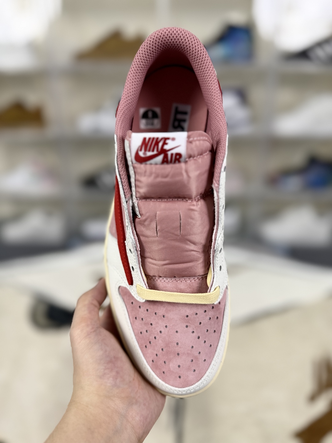 Travis Scott x Air Jordan 1 Low 'Pink Valentine' Edition Sneakers 17 cmp i1755627695444 4012 0 3
